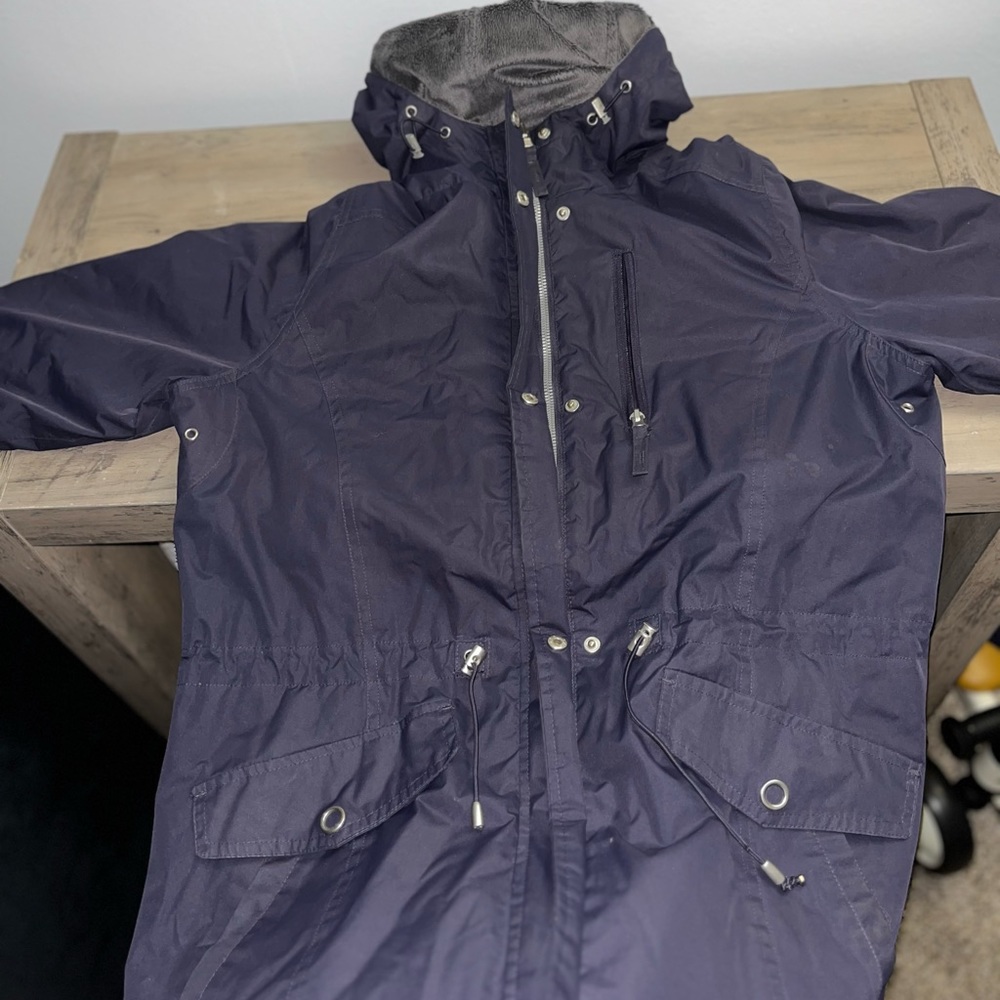 Light weight rain jacket
